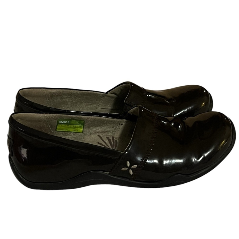 Ahnu Jackie Black Patent Leather Shoes Sz 7